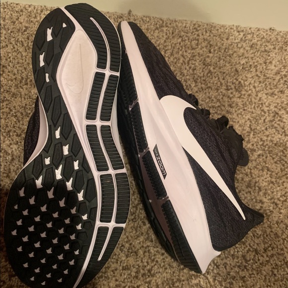 Nike Women’s Air Zoom Pegasus 36 - Picture 3 of 5